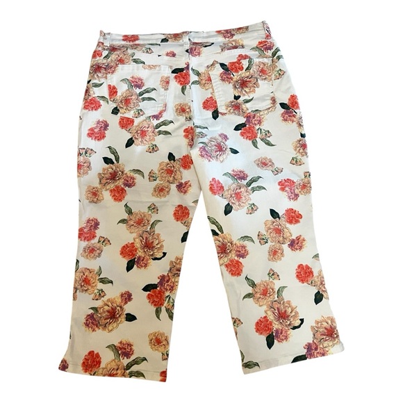 Gloria Vanderbilt “Amanda” Floral Print Cropped Jeans Sz 16 Waist 17” Inseam 21” - Picture 2 of 7